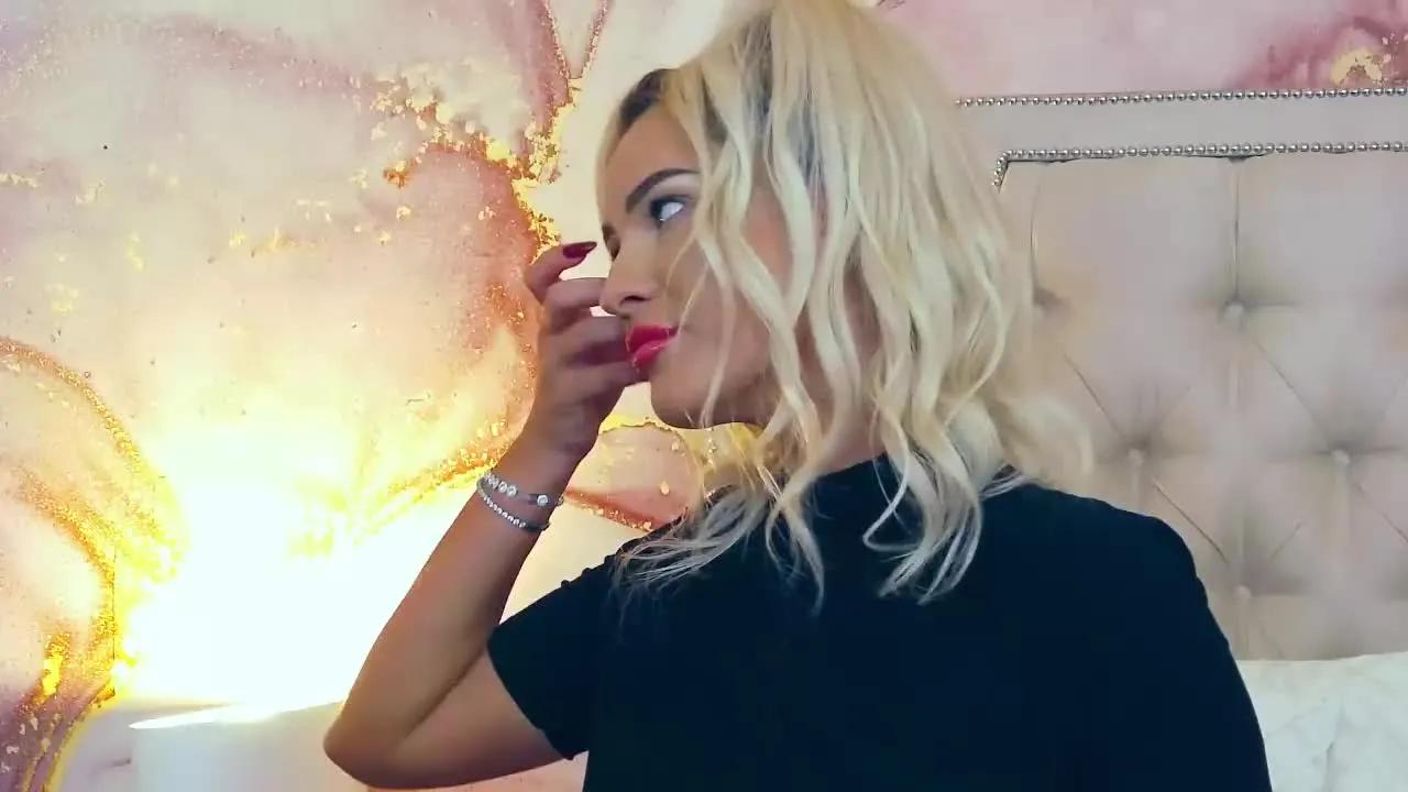 Offline ElaAudrey on Streamray