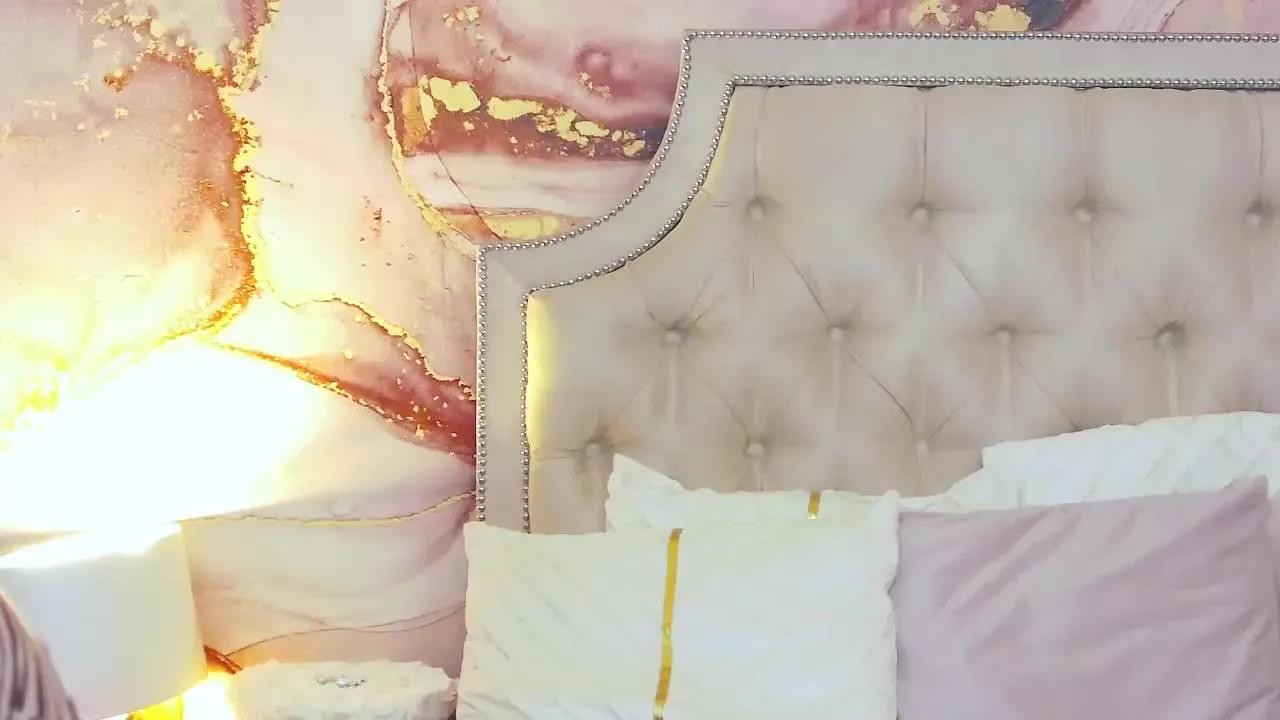 Offline ElaAudrey on Streamray