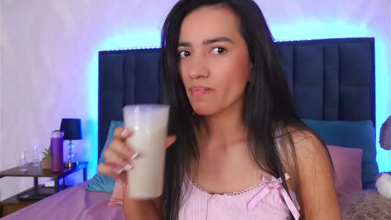 Freechat EmilyPrincy on Streamray