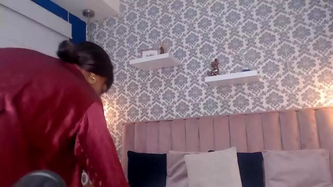 Offline FiorellaRains on Streamray