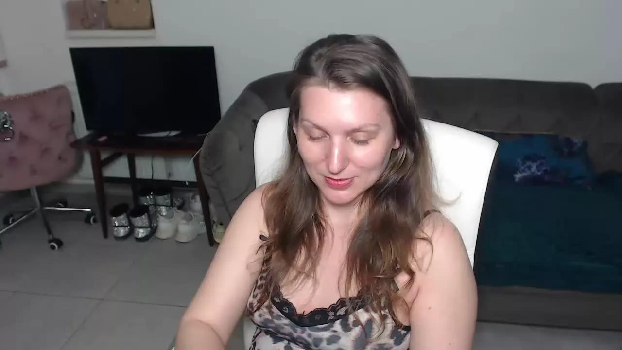 GlamyWife on Streamray 