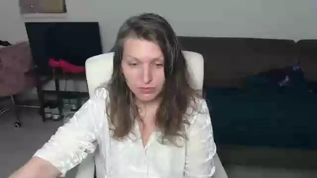 GlamyWife on Streamray 