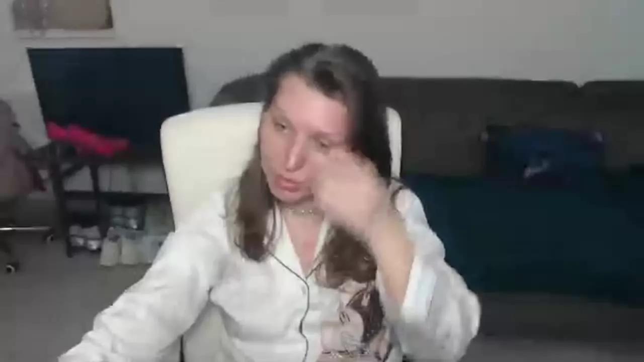 GlamyWife on Streamray 