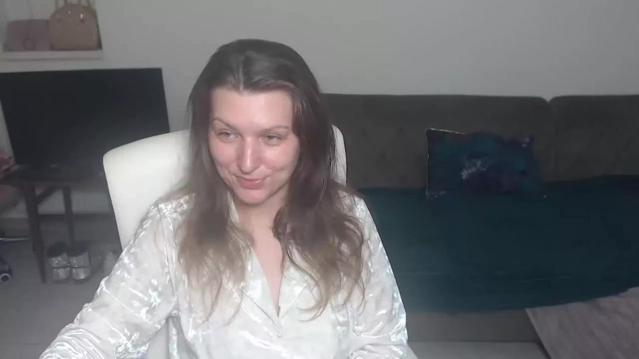 GlamyWife on Streamray 