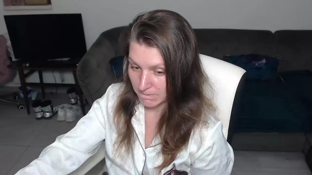 GlamyWife on Streamray 