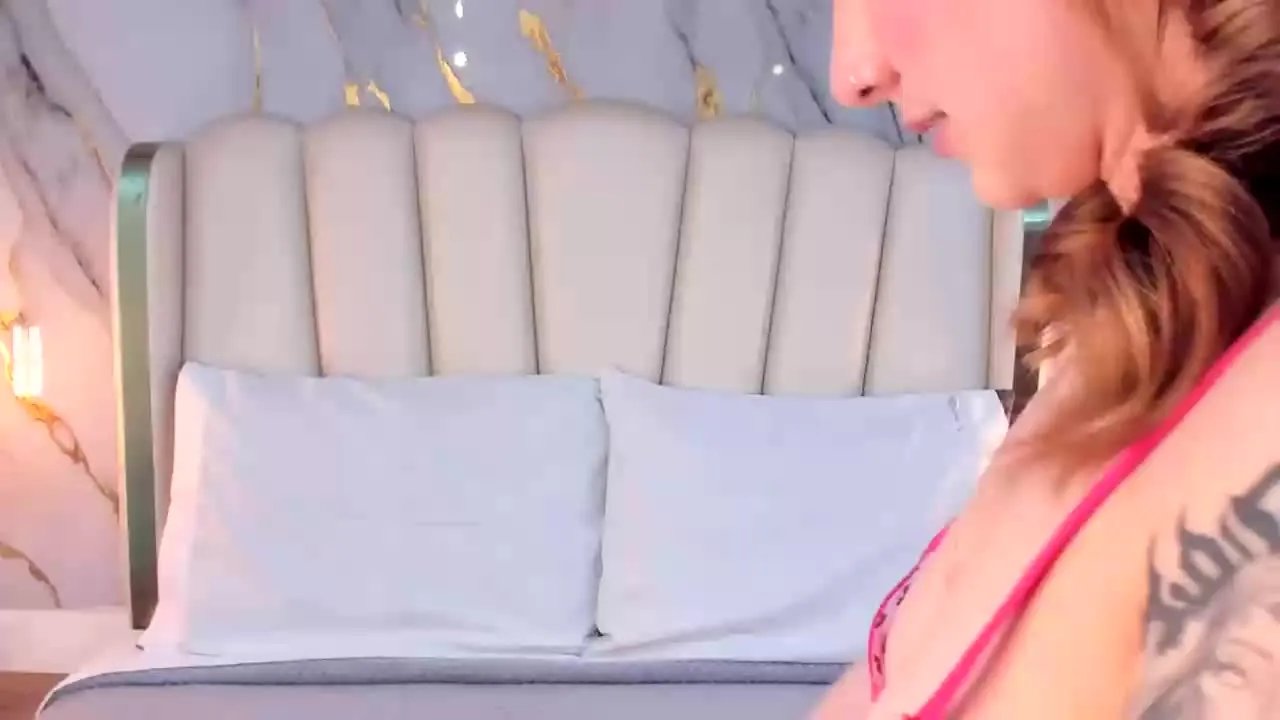 Offline Hannah_Lane on Streamray