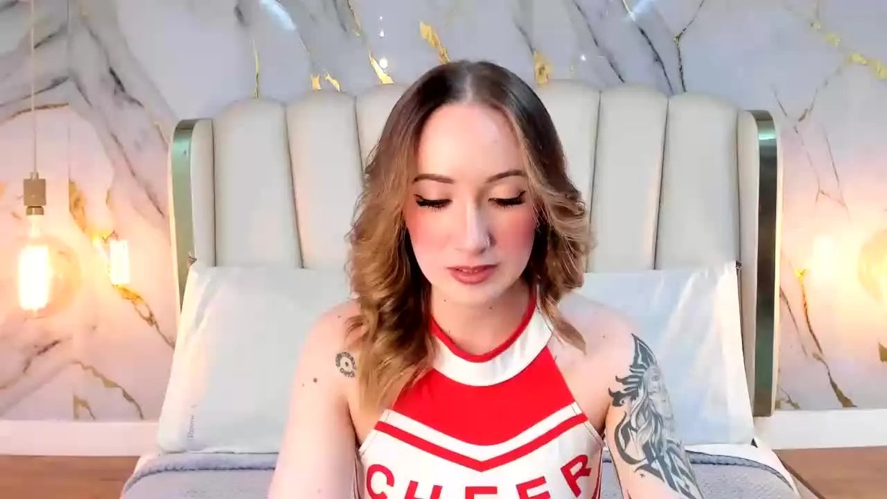 Offline Hannah_Lane on Streamray