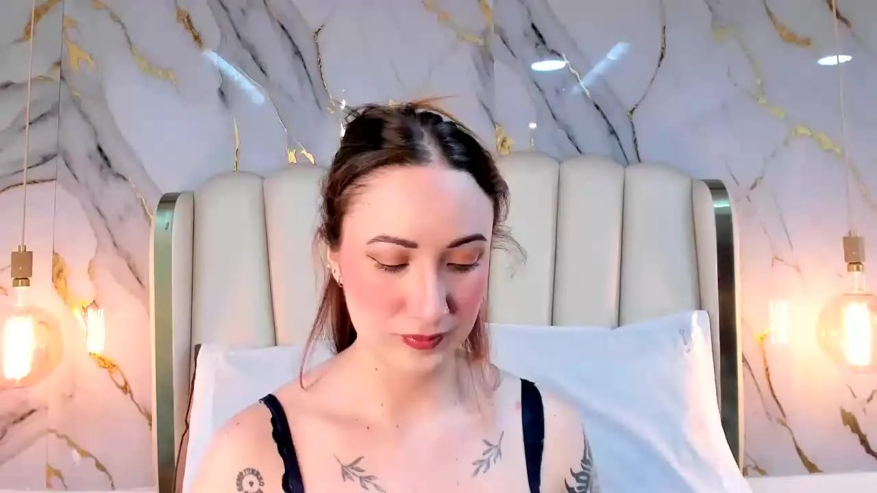 Offline Hannah_Lane on Streamray