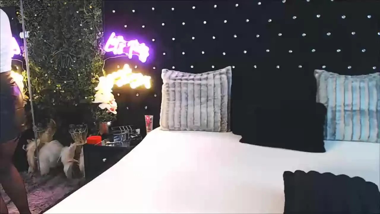 InannaIshtar12 on Streamray 