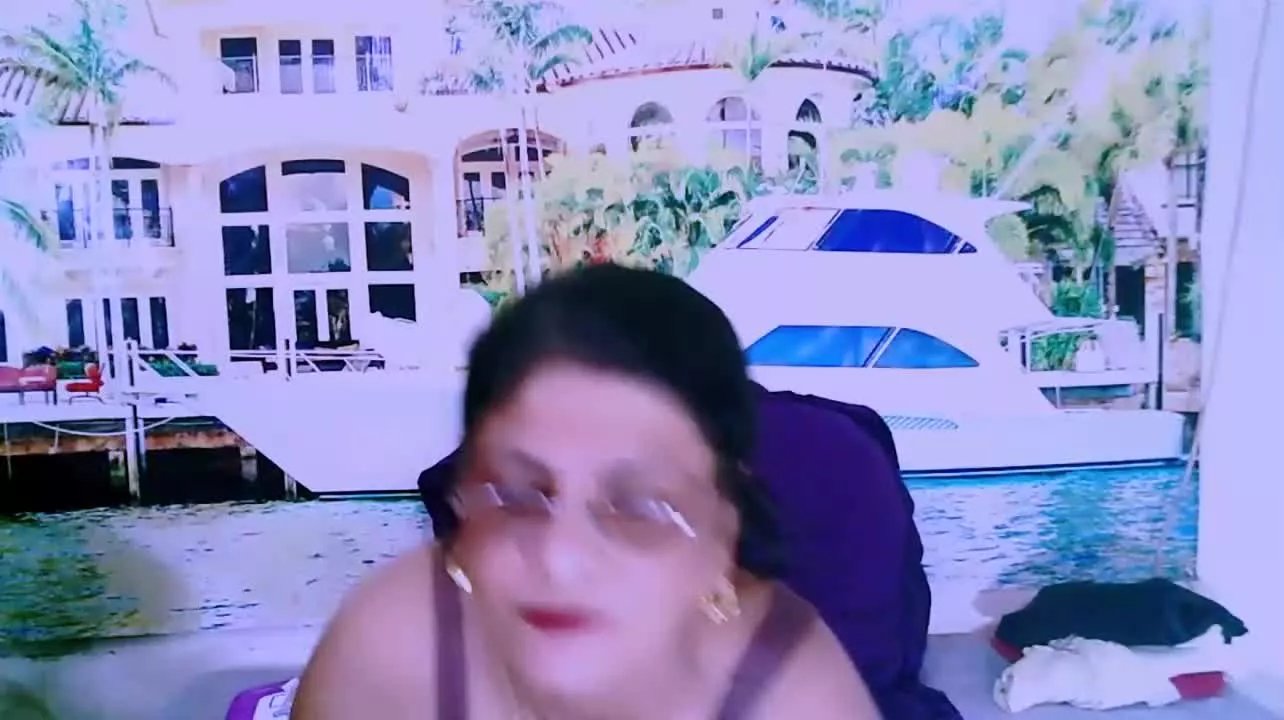 Offline IndianAllure on Streamray