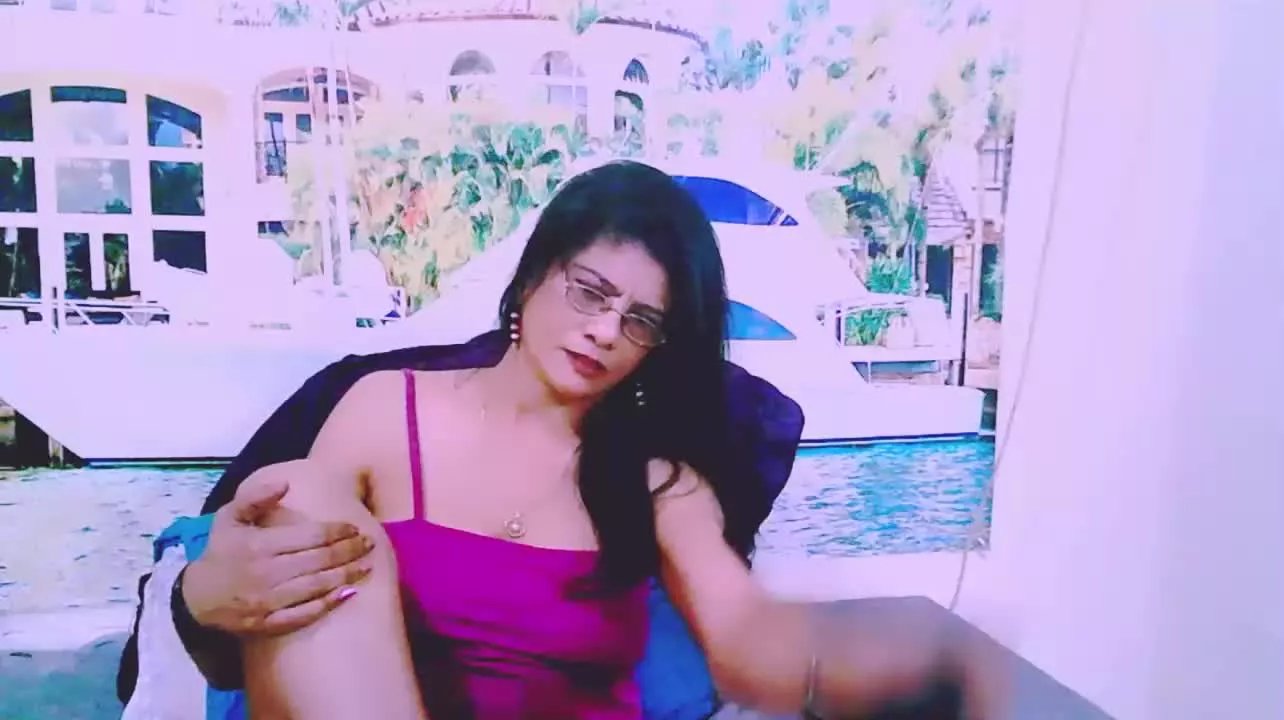 Offline IndianAllure on Streamray