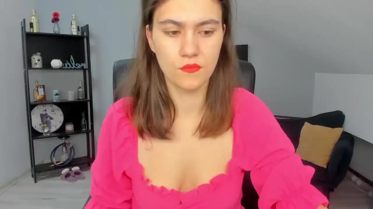 Offline IzzyMonroe on Streamray