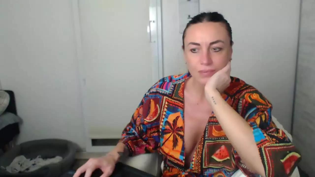 JolieCarla on Streamray 