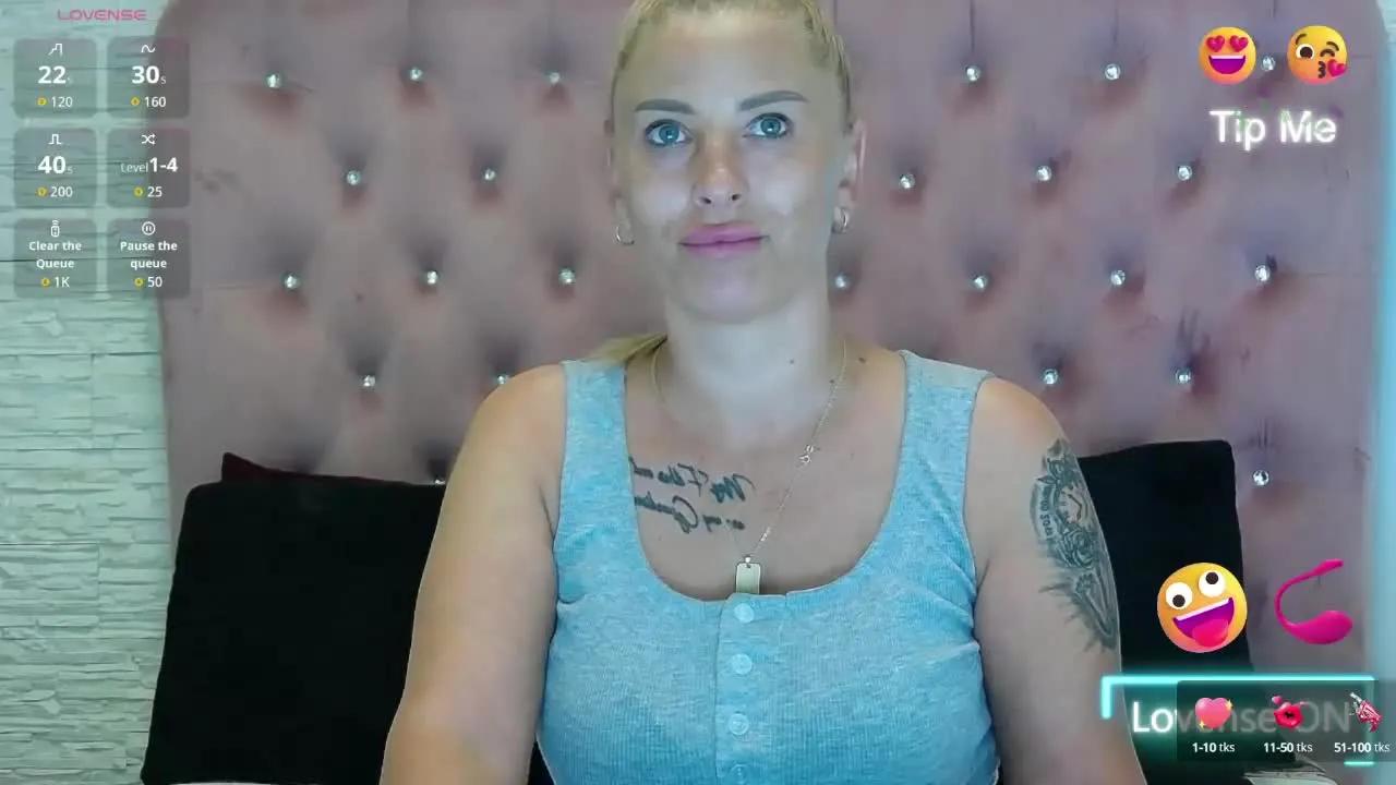 KikiSweettt on Streamray 