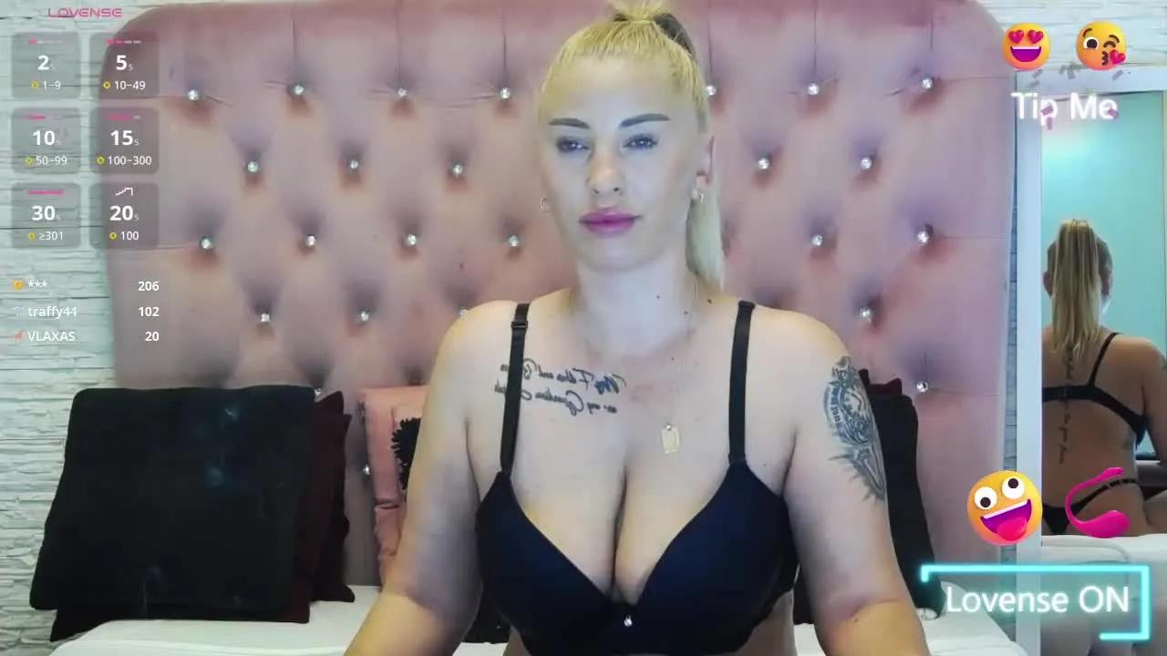 KikiSweettt on Streamray 