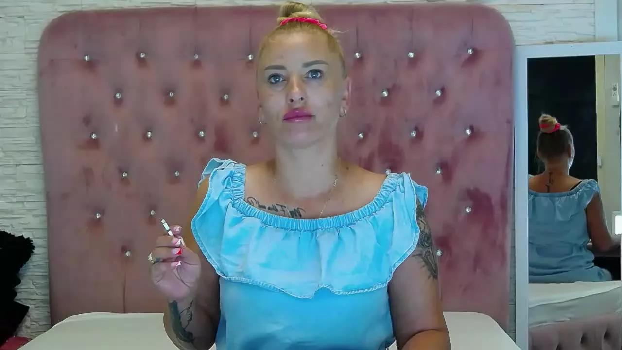 KikiSweettt on Streamray 