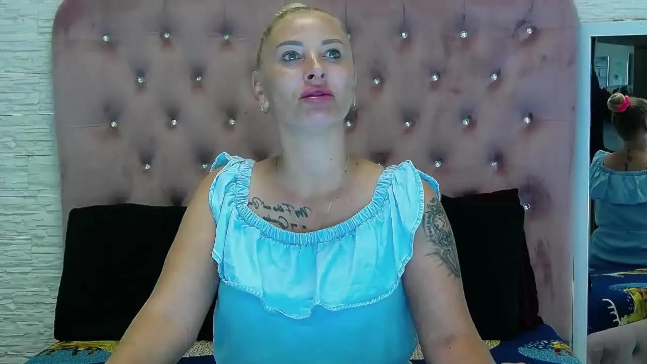 KikiSweettt on Streamray 