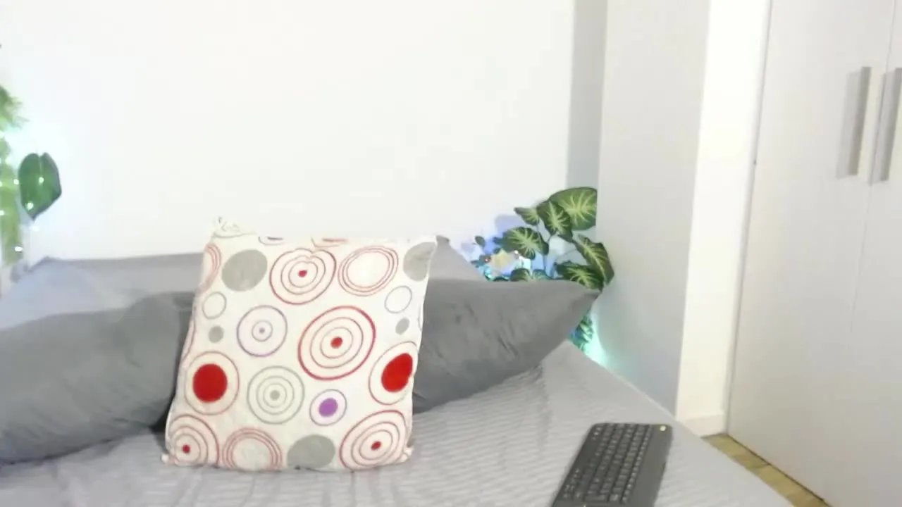 Offline KittyBlosson on Streamray