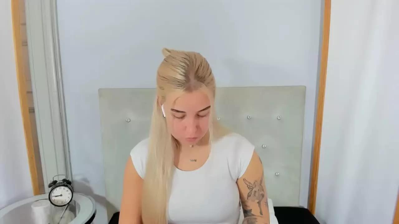 KristyMiss on Streamray 