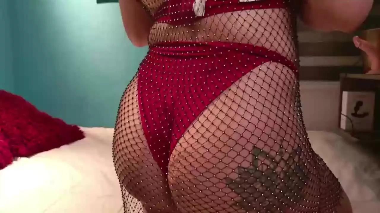 KyraMooreTS on Streamray 