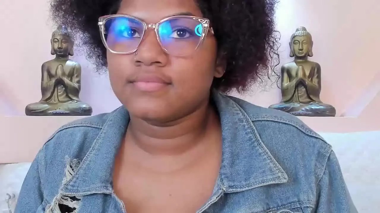 Offline LaraJonnes on Streamray