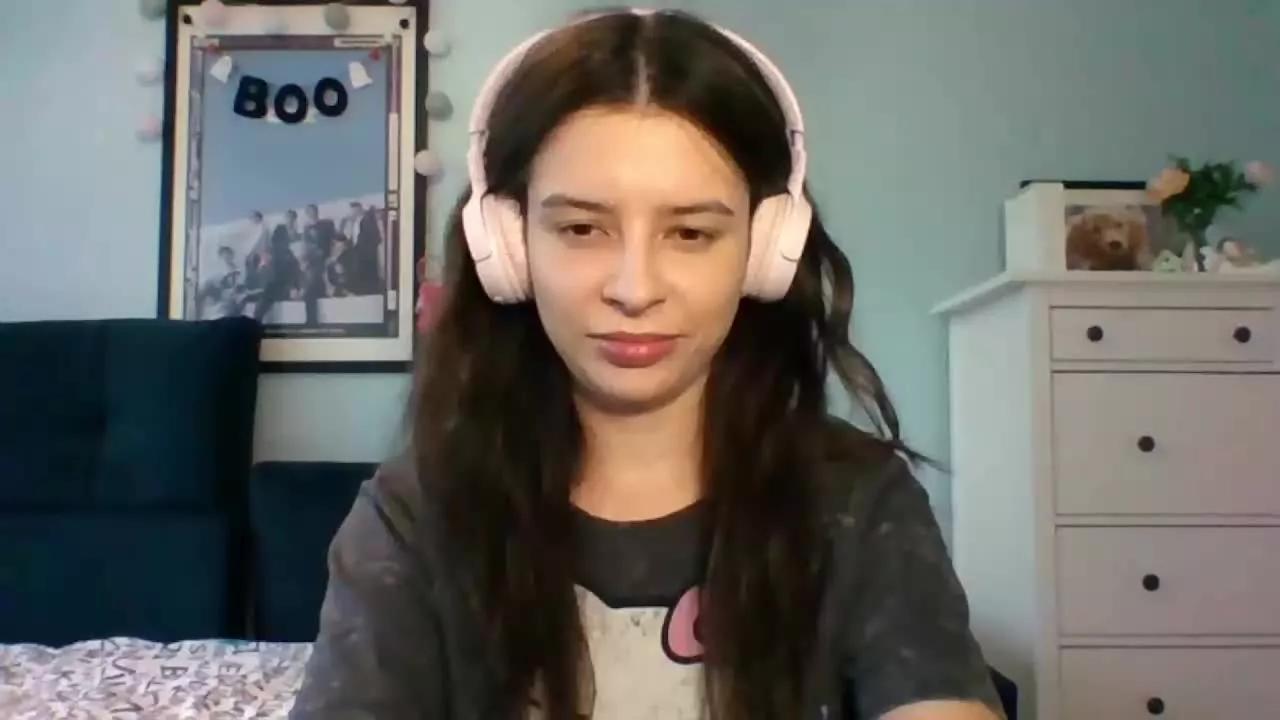LariceTasty on Streamray 