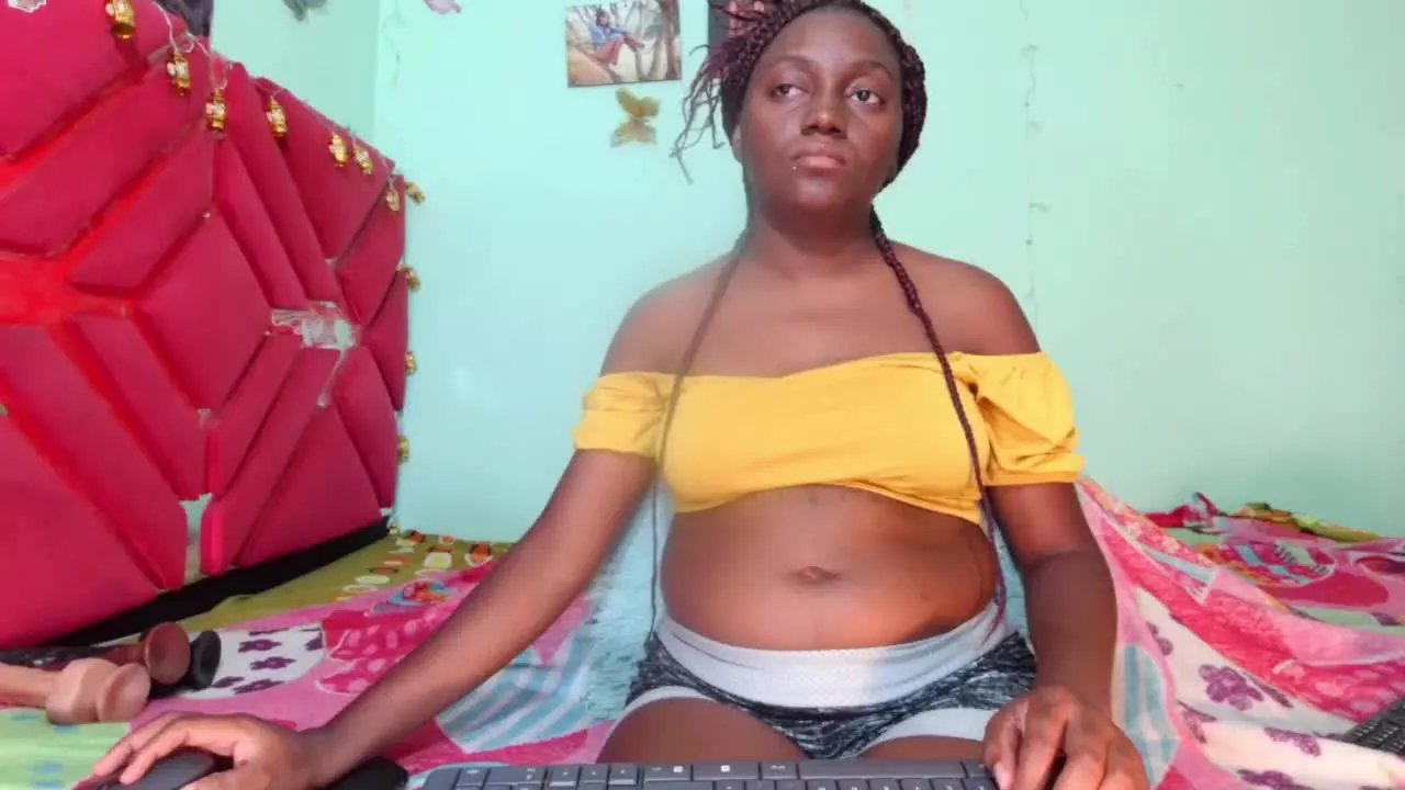 Offline LoaisisAdams on Streamray