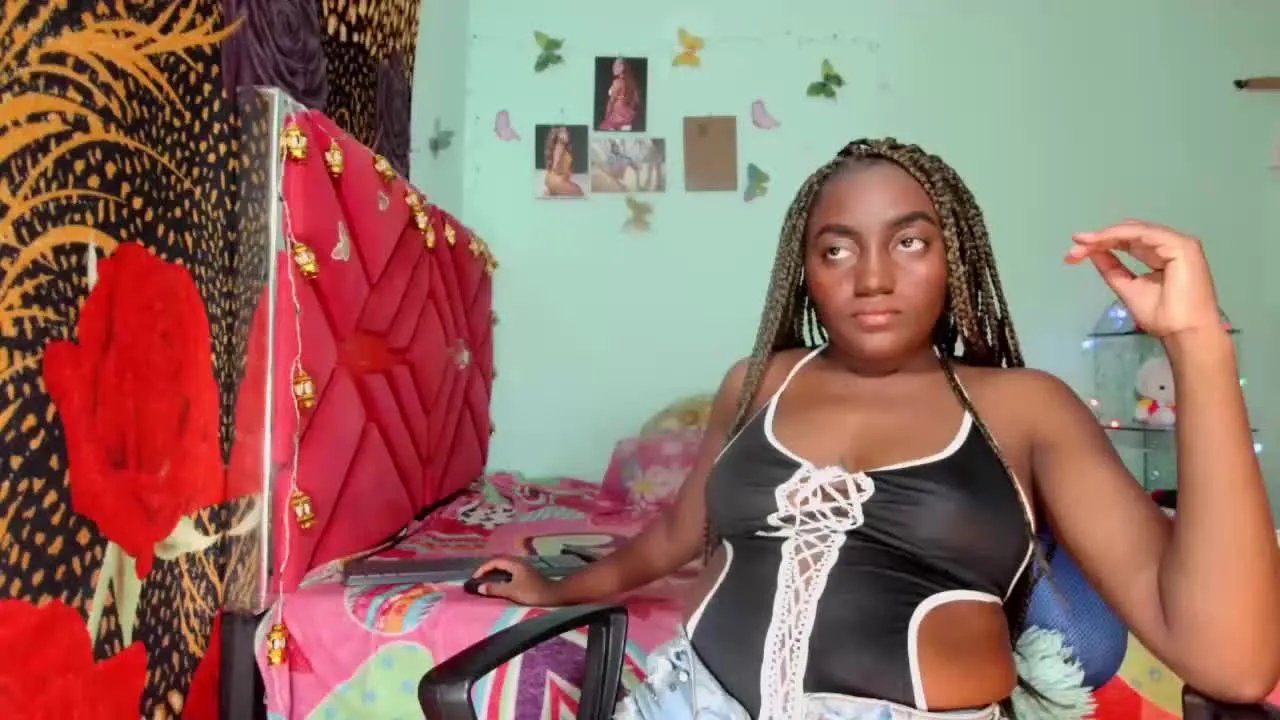 Offline LoaisisAdams on Streamray