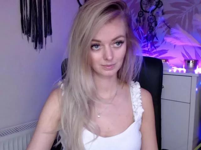 lovelyVALERIE on Streamray 