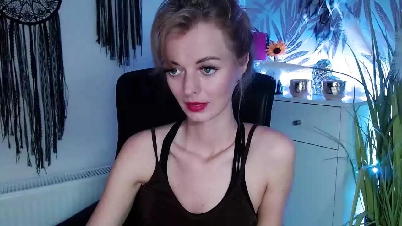 lovelyVALERIE on Streamray 