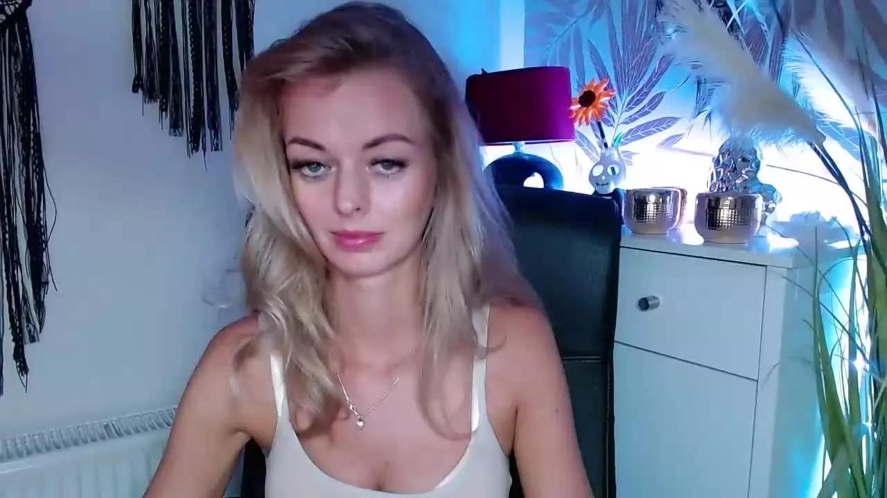 lovelyVALERIE on Streamray 