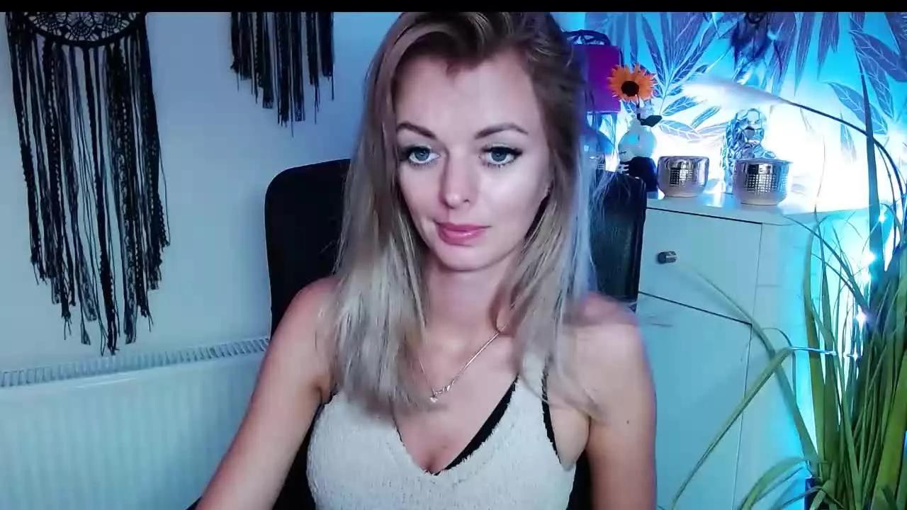 lovelyVALERIE on Streamray 