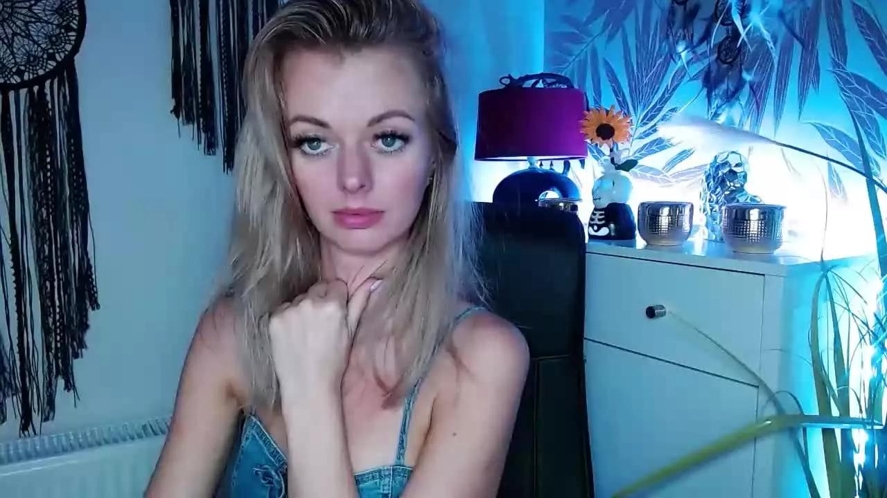 lovelyVALERIE on Streamray 