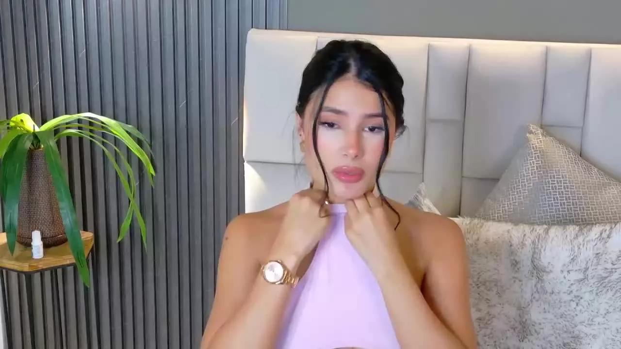 LuciaCollins on Streamray 