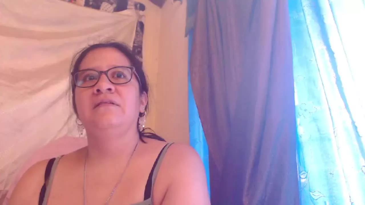 luciana45 on Streamray 