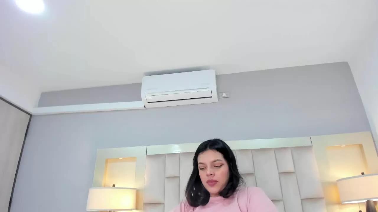 LucianaCollins on Streamray 