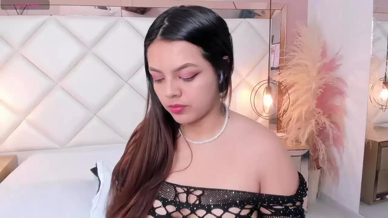 LucianaCollins on Streamray 