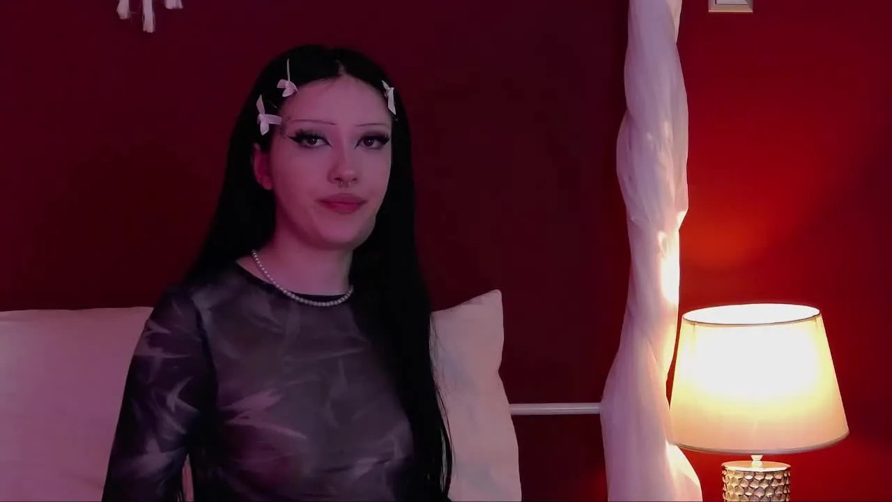 Offline LunaGoth on Streamray