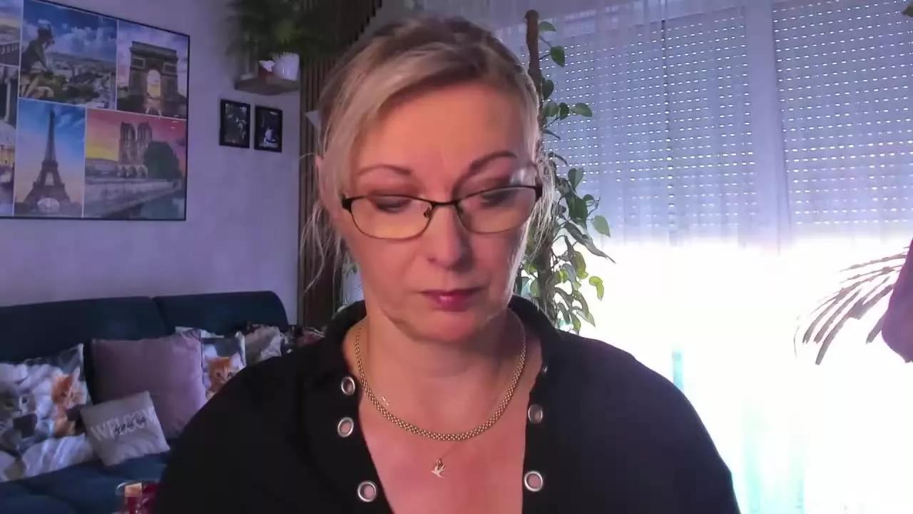 LUXvanessa on Streamray 