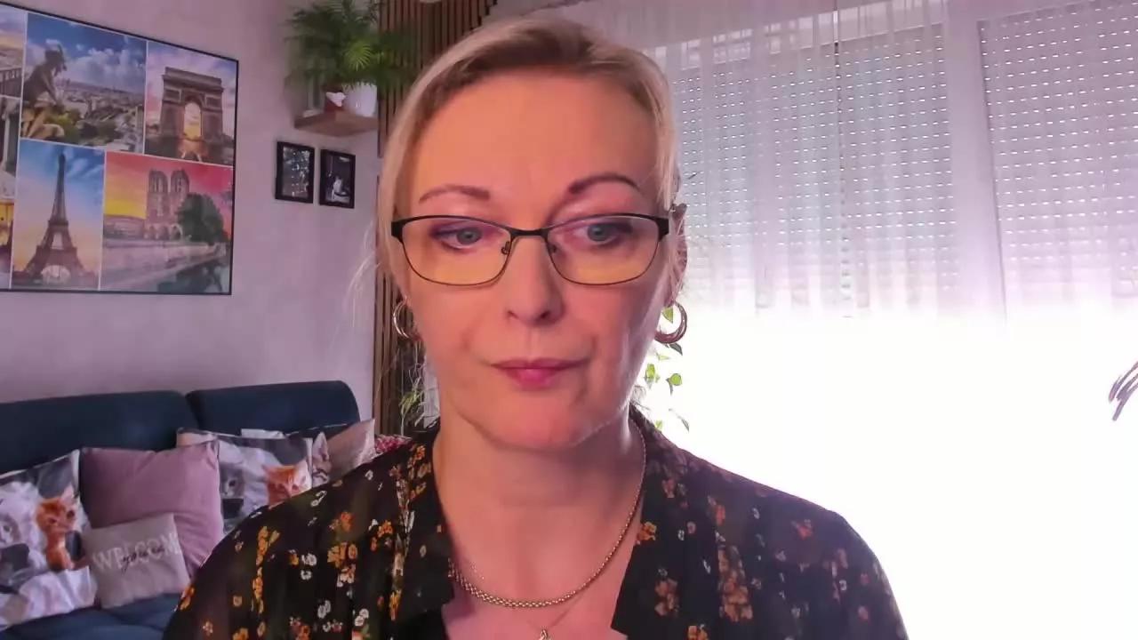 LUXvanessa on Streamray 