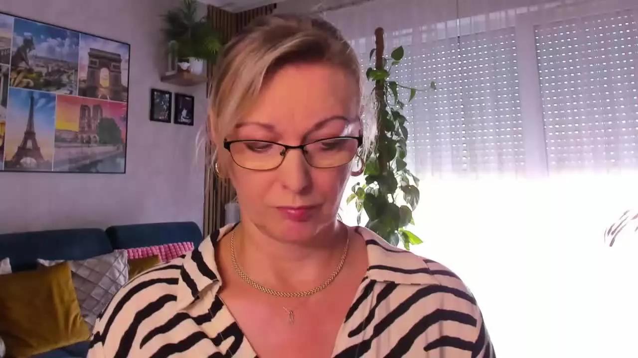 LUXvanessa on Streamray 