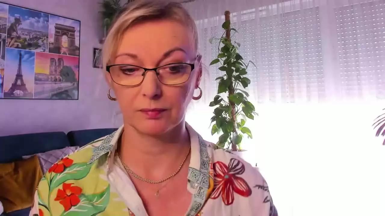 LUXvanessa on Streamray 