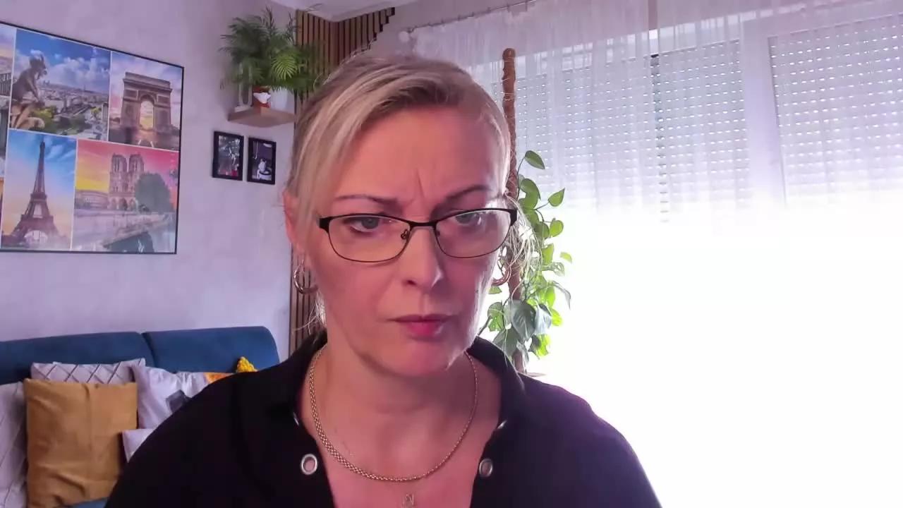 LUXvanessa on Streamray 