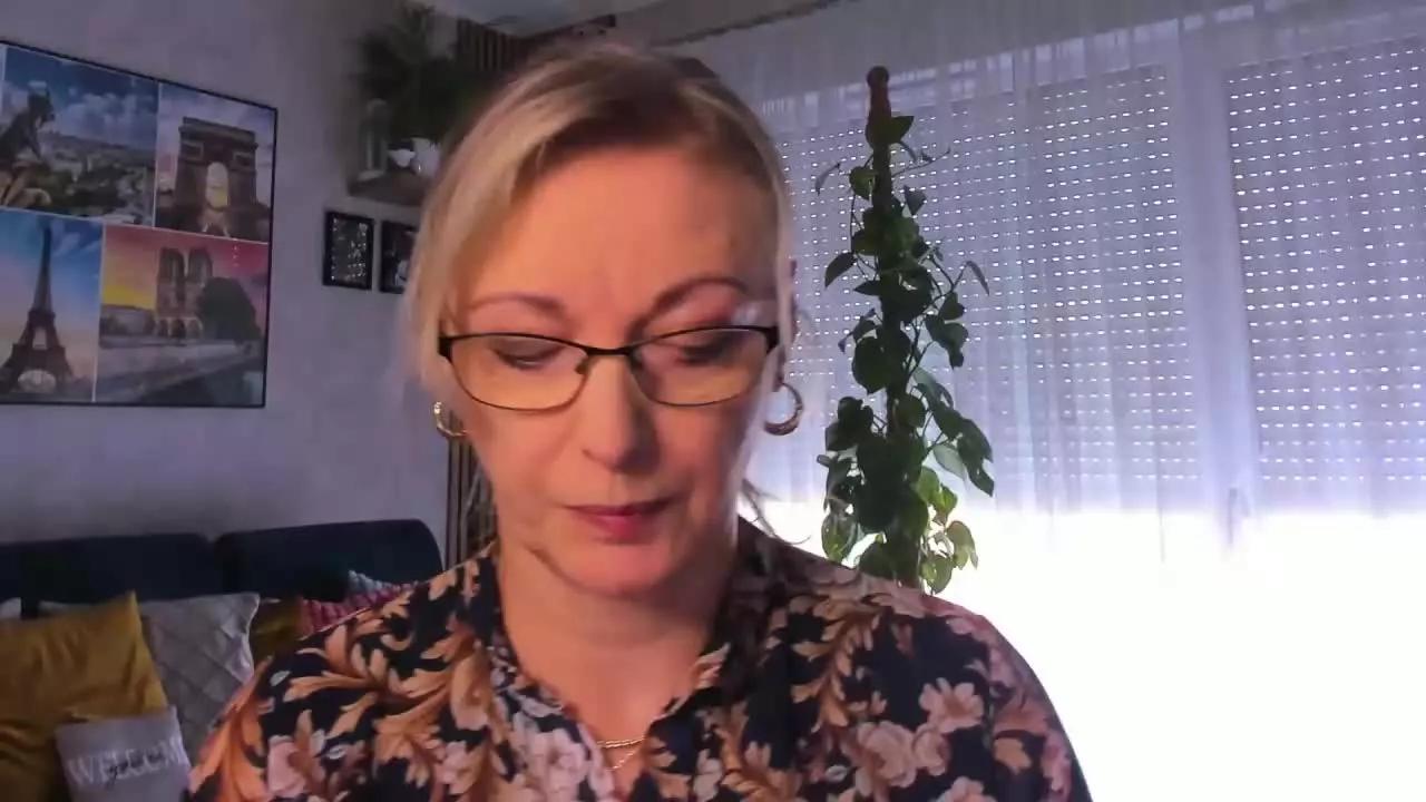 LUXvanessa on Streamray 