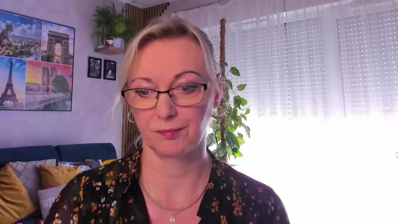 LUXvanessa on Streamray 