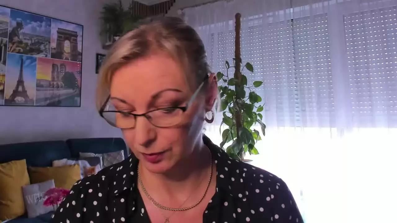 LUXvanessa on Streamray 