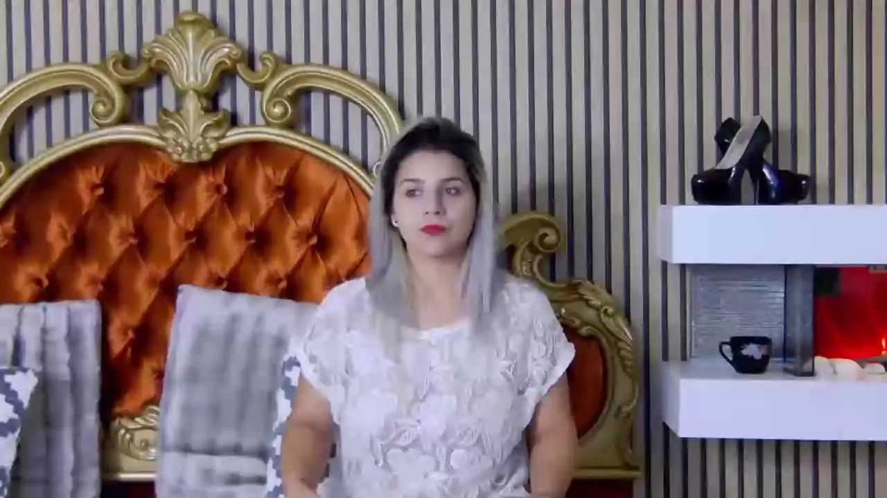 Offline MadisonCharm on Streamray