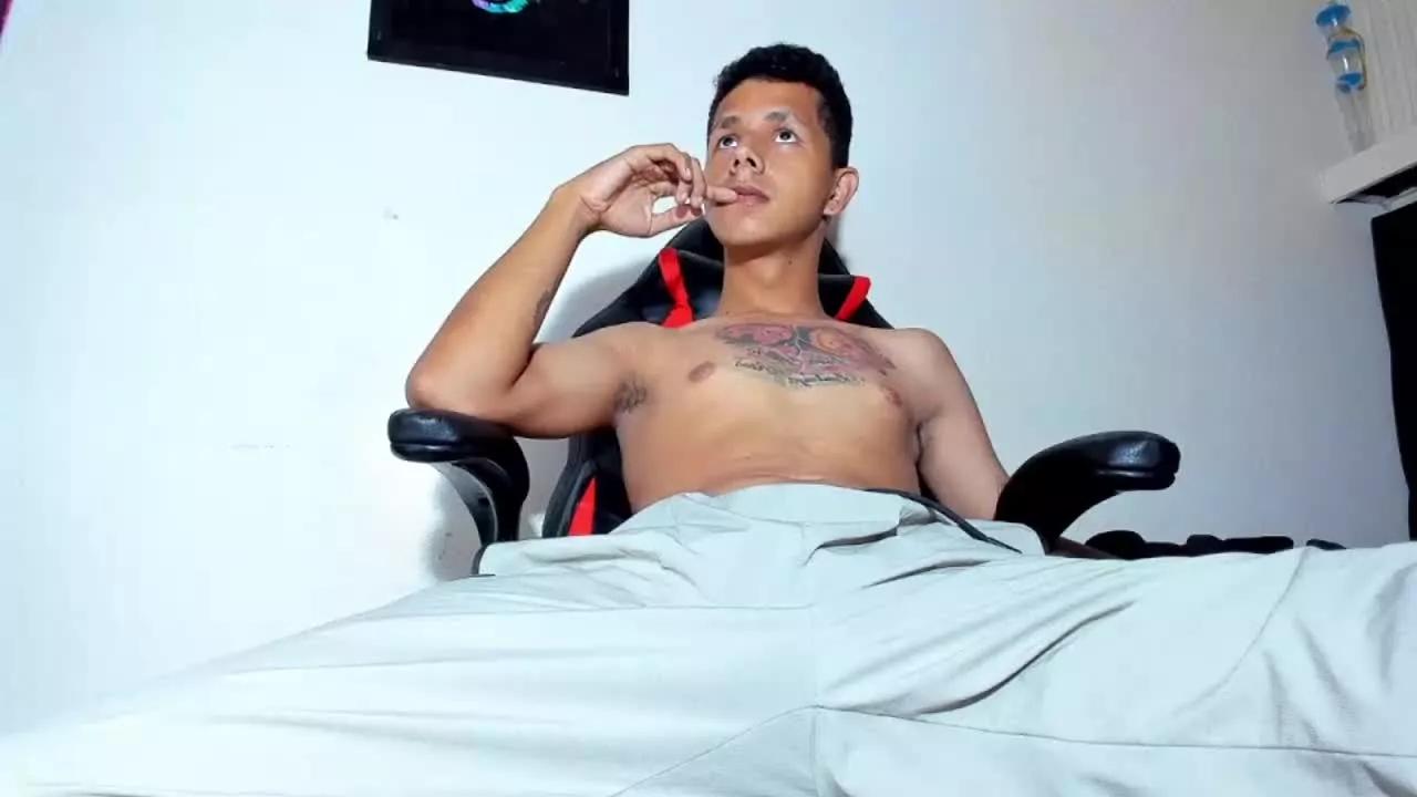 MandingoBlack on Streamray 
