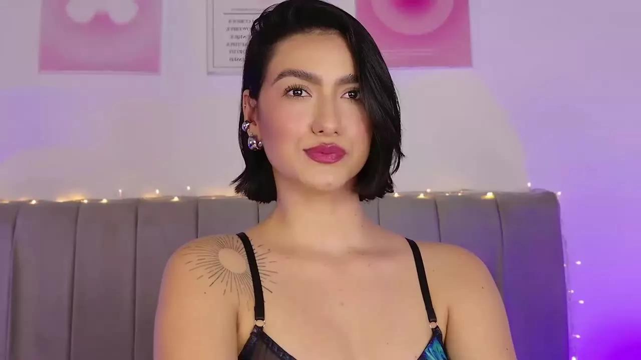ManuelaHall on Streamray 