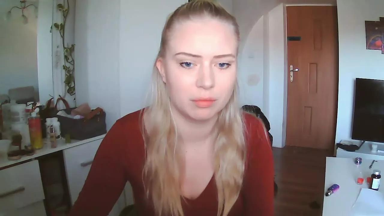 margotCherry on Streamray 
